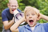 Почему нельзя кричать на маленького ребенка?