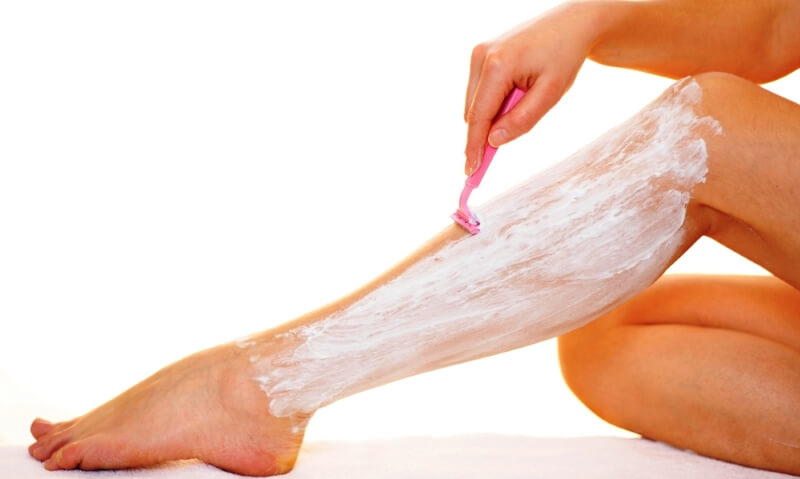 Как убрать раздражение на ногах, если оно появилось после бритья?